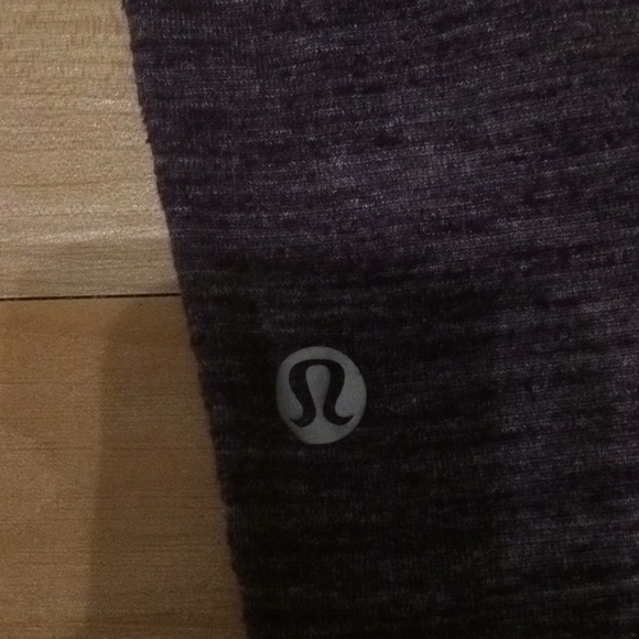 lulumeon loose flowing tank top with sports bra - Picture 3 of 3